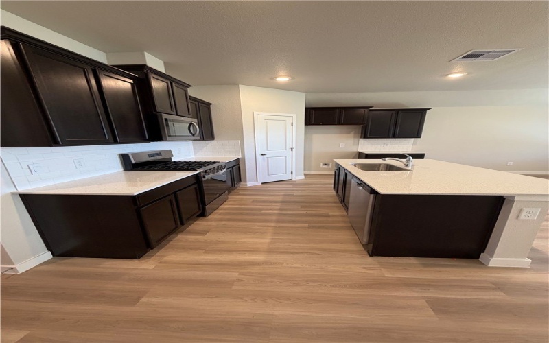 1349 Remy's Way, Corpus Christi, TX 78415, 4 Habitaciones Habitaciones , ,2 BañosBaños,Residential,En Venta,1349 Remy's Way,0,472497