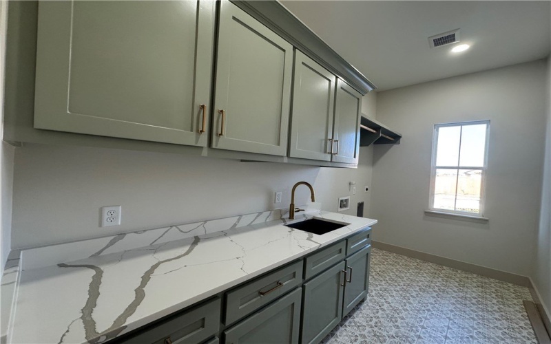 7621 Roman Drive, Corpus Christi, TX 78414, 4 Habitaciones Habitaciones , ,3 BañosBaños,Residential,En Venta,7621 Roman Drive,0,473308