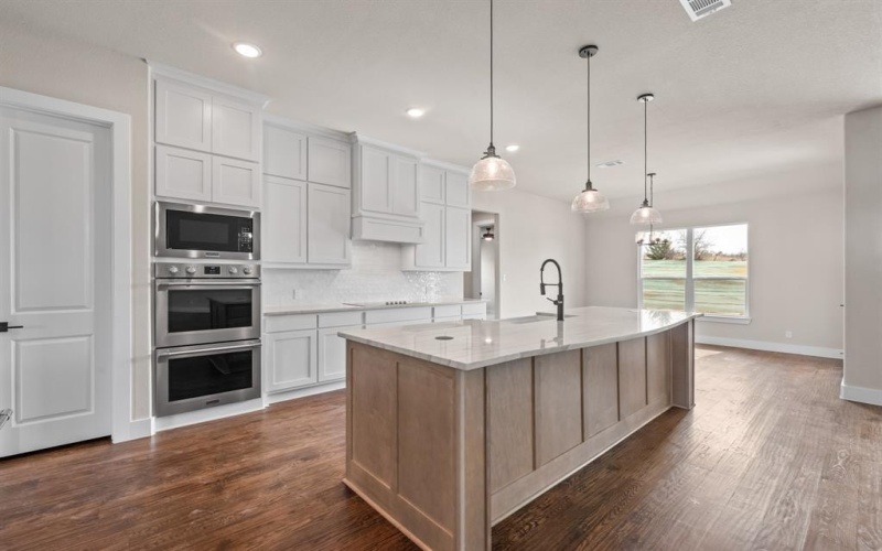 1080 Julian Drive, Van Alstyne, TX 75495, 3 Bedrooms Bedrooms, ,3 BathroomsBathrooms,Residential,For Sale,1080 Julian Drive,20699296