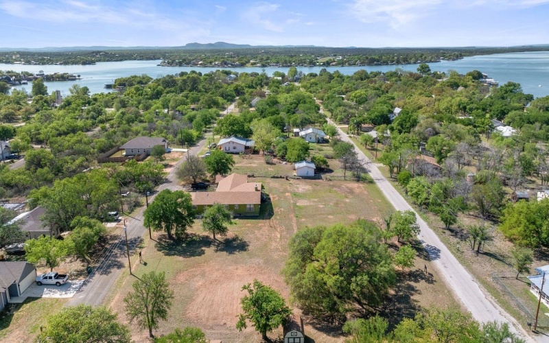 208 Norwood Drive, Granite Shoals, TX 78654, 4 Bedrooms Bedrooms, ,3 BathroomsBathrooms,Residential,For Sale,208 Norwood Drive,0,177017