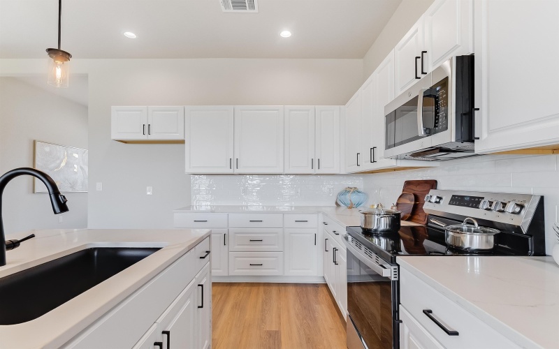 111 S Draper Lane, Bertram, TX 78605, 4 Habitaciones Habitaciones , ,2 BañosBaños,Residential,En Venta,111 S Draper Lane,0,177027