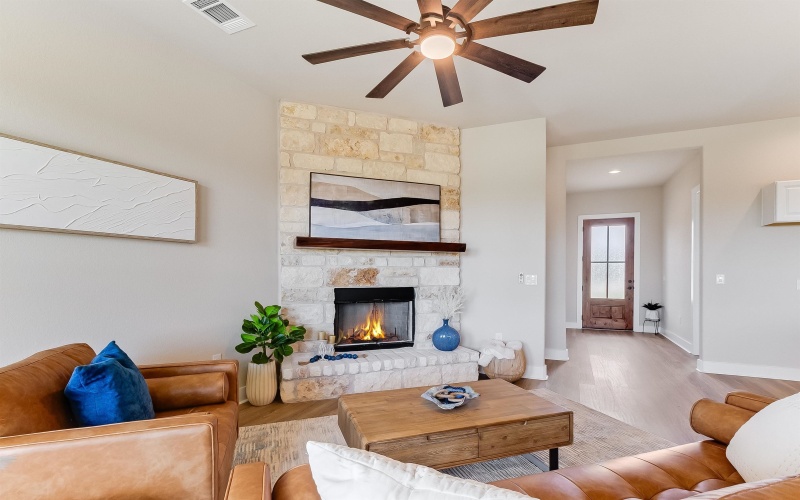 111 S Draper Lane, Bertram, TX 78605, 4 Habitaciones Habitaciones , ,2 BañosBaños,Residential,En Venta,111 S Draper Lane,0,177027