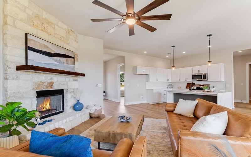 111 S Draper Lane, Bertram, TX 78605, 4 Habitaciones Habitaciones , ,2 BañosBaños,Residential,En Venta,111 S Draper Lane,0,177027