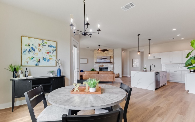 111 S Draper Lane, Bertram, TX 78605, 4 Habitaciones Habitaciones , ,2 BañosBaños,Residential,En Venta,111 S Draper Lane,0,177027