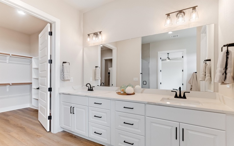 111 S Draper Lane, Bertram, TX 78605, 4 Habitaciones Habitaciones , ,2 BañosBaños,Residential,En Venta,111 S Draper Lane,0,177027