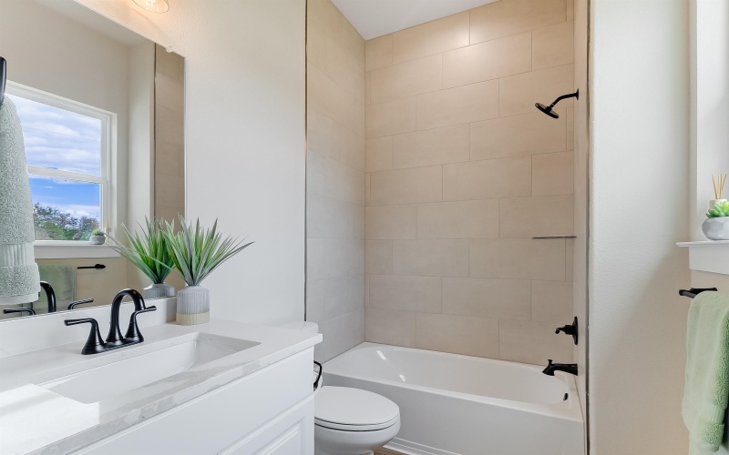 111 S Draper Lane, Bertram, TX 78605, 4 Habitaciones Habitaciones , ,2 BañosBaños,Residential,En Venta,111 S Draper Lane,0,177027