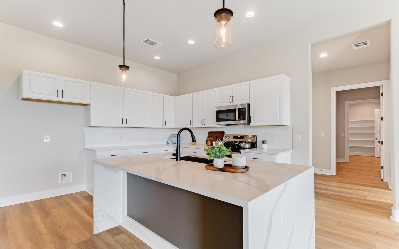 111 S Draper Lane, Bertram, TX 78605, 4 Habitaciones Habitaciones , ,2 BañosBaños,Residential,En Venta,111 S Draper Lane,0,177027