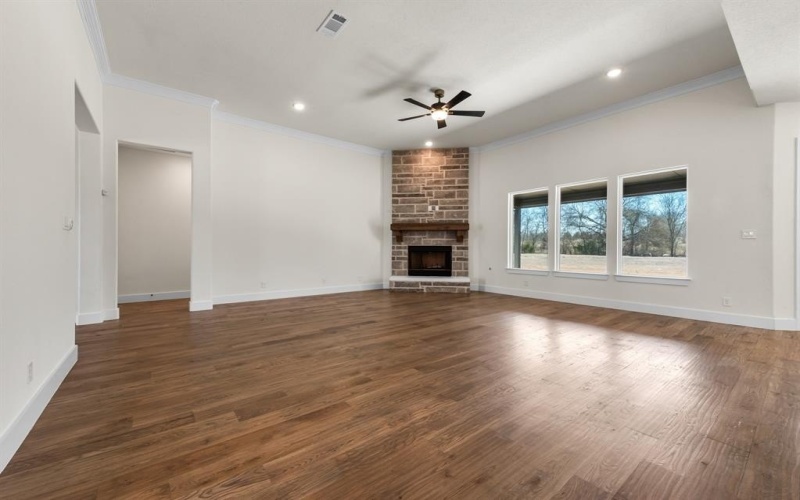 1030 Julian Drive, Van Alstyne, TX 75495, 4 Bedrooms Bedrooms, ,3 BathroomsBathrooms,Residential,For Sale,1030 Julian Drive,20699308