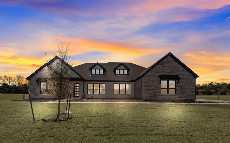 1030 Julian Drive, Van Alstyne, TX 75495, 4 Bedrooms Bedrooms, ,3 BathroomsBathrooms,Residential,For Sale,1030 Julian Drive,20699308