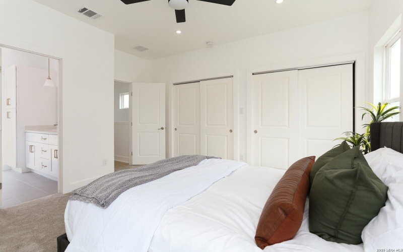 205 Toledo, San Antonio, TX 78203, 2 Habitaciones Habitaciones , ,2 BañosBaños,Residential,En Venta,205 Toledo,0,1948271