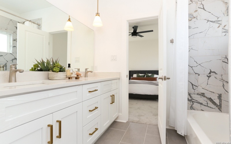 205 Toledo, San Antonio, TX 78203, 2 Habitaciones Habitaciones , ,2 BañosBaños,Residential,En Venta,205 Toledo,0,1948271