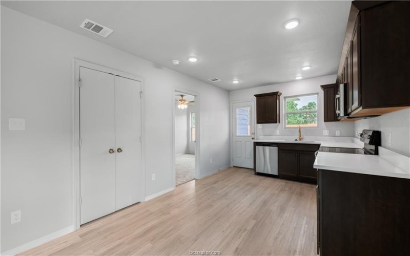 1643 Lucky Street, Bryan, TX 77803, 3 Bedrooms Bedrooms, ,2 BathroomsBathrooms,Residential,For Sale,1643 Lucky Street,0,26003192