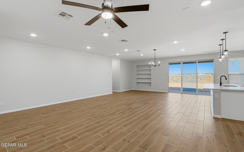 13741 Centro Vista Avenue, Horizon City, TX 79928, 3 Bedrooms Bedrooms, ,2 BathroomsBathrooms,Residential,For Sale,13741 Centro Vista Avenue,0,940427