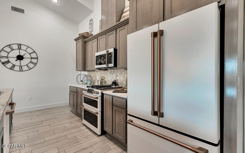 14624 Tierra Dock Court, El Paso, TX 79938, 4 Habitaciones Habitaciones , ,3 BañosBaños,Residential,En Venta,14624 Tierra Dock Court,0,940432