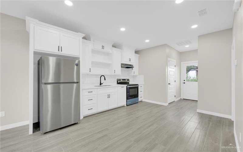 905 Crestview Street unit: 2, Weslaco, TX 78599, 2 Bedrooms Bedrooms, ,2 BathroomsBathrooms,Residential,For Sale,905 Crestview Street unit: 2,0,494565