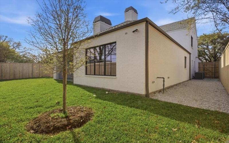 6804 Santa Maria Lane, Dallas, TX 75214, 5 Bedrooms Bedrooms, ,6 BathroomsBathrooms,Residential,For Sale,6804 Santa Maria Lane,0,21187064