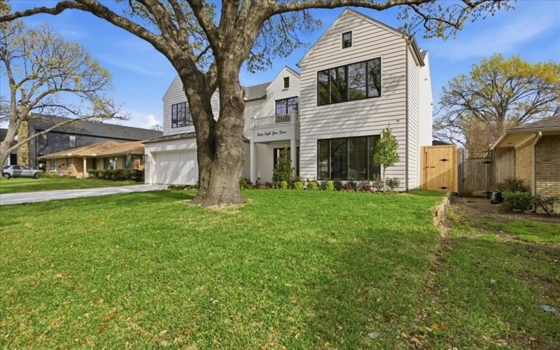 6804 Santa Maria Lane, Dallas, TX 75214, 5 Bedrooms Bedrooms, ,6 BathroomsBathrooms,Residential,For Sale,6804 Santa Maria Lane,0,21187064