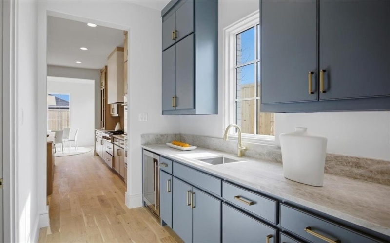 6804 Santa Maria Lane, Dallas, TX 75214, 5 Bedrooms Bedrooms, ,6 BathroomsBathrooms,Residential,For Sale,6804 Santa Maria Lane,0,21187064