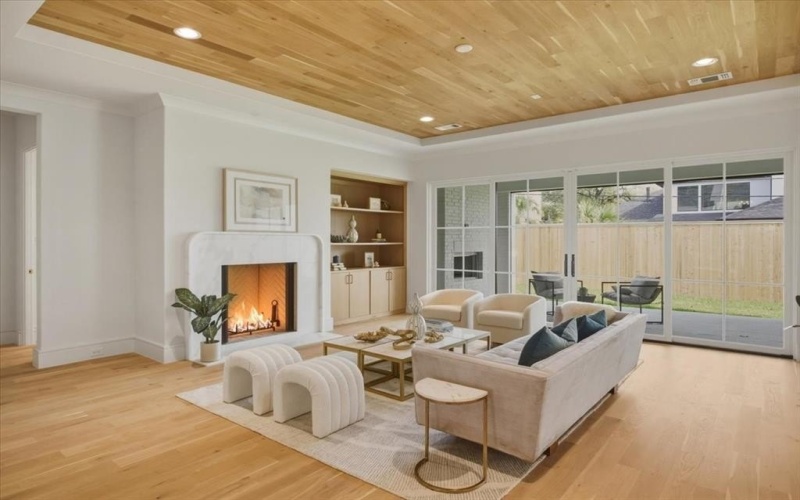 6804 Santa Maria Lane, Dallas, TX 75214, 5 Bedrooms Bedrooms, ,6 BathroomsBathrooms,Residential,For Sale,6804 Santa Maria Lane,0,21187064