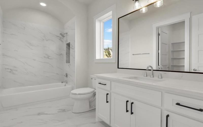 12409 Bella Perdono Drive, Fort Worth, TX 76126, 4 Bedrooms Bedrooms, ,5 BathroomsBathrooms,Residential,For Sale,12409 Bella Perdono Drive,0,21208337