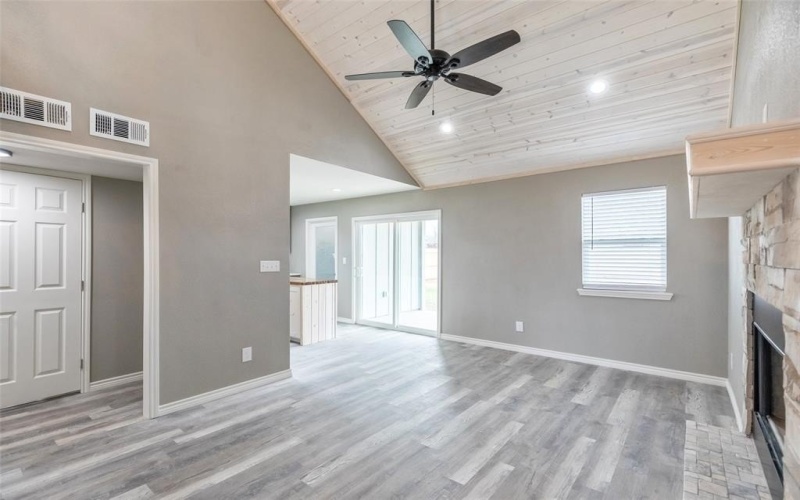 708 W 1st Street, Coleman, TX 76834, 3 Bedrooms Bedrooms, ,2 BathroomsBathrooms,Residential,For Sale,708 W 1st Street,0,21209180