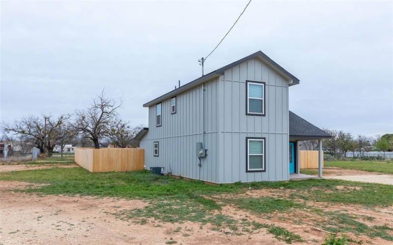 708 W 1st Street, Coleman, TX 76834, 3 Bedrooms Bedrooms, ,2 BathroomsBathrooms,Residential,For Sale,708 W 1st Street,0,21209180