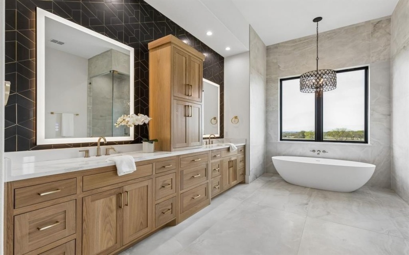 2016 Verona Drive, Weatherford, TX 76087, 4 Bedrooms Bedrooms, ,3 BathroomsBathrooms,Residential,For Sale,2016 Verona Drive,0,21209354