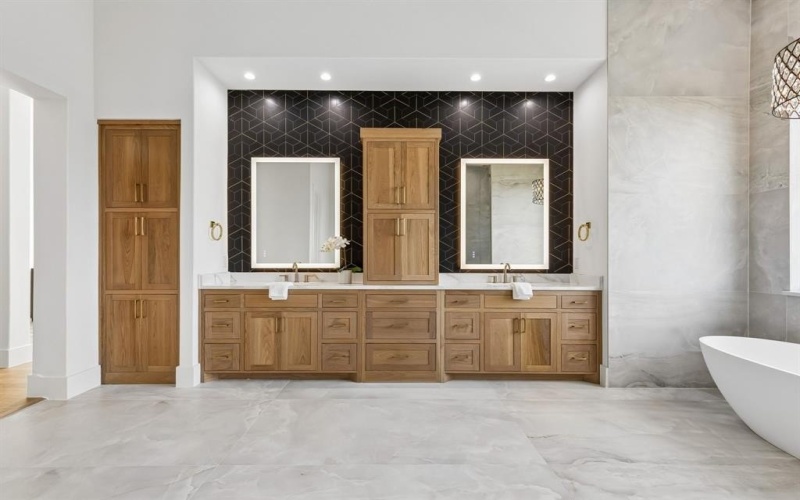 2016 Verona Drive, Weatherford, TX 76087, 4 Bedrooms Bedrooms, ,3 BathroomsBathrooms,Residential,For Sale,2016 Verona Drive,0,21209354