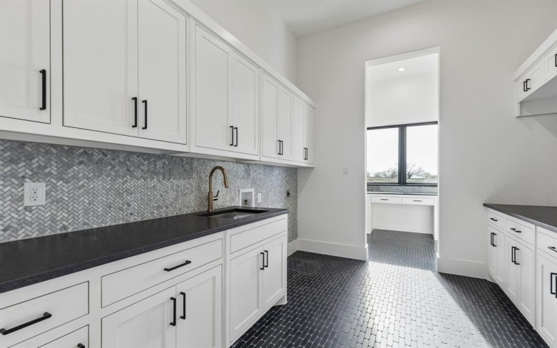 2016 Verona Drive, Weatherford, TX 76087, 4 Bedrooms Bedrooms, ,3 BathroomsBathrooms,Residential,For Sale,2016 Verona Drive,0,21209354