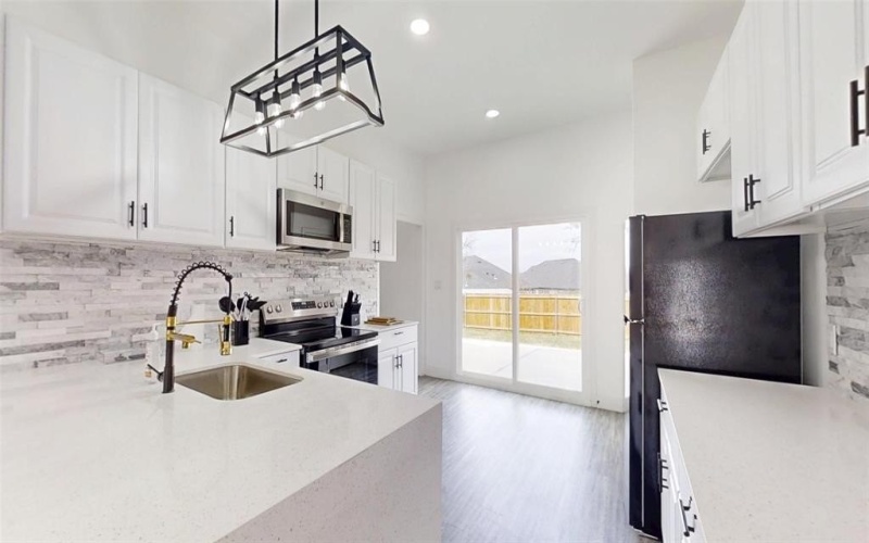 828 Indian Drive, Granbury, TX 76048, 3 Bedrooms Bedrooms, ,2 BathroomsBathrooms,Residential,For Sale,828 Indian Drive,0,21209583