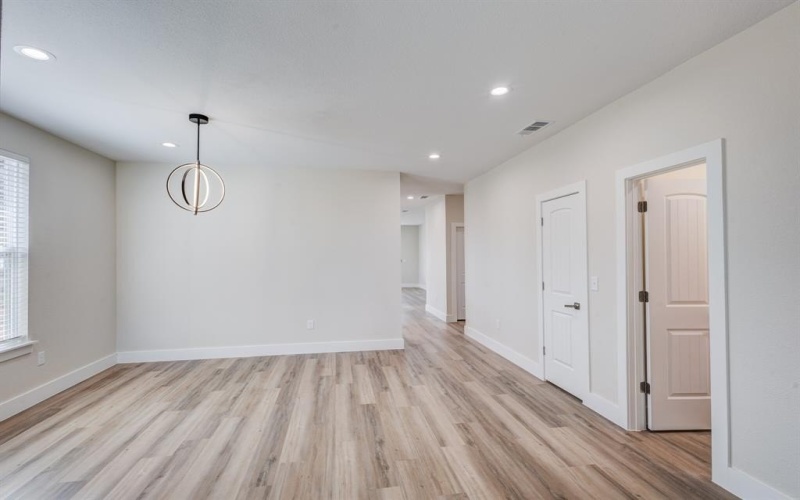 1625 Avenue D, Grand Prairie, TX 75051, 4 Bedrooms Bedrooms, ,2 BathroomsBathrooms,Residential,For Sale,1625 Avenue D,0,21210732