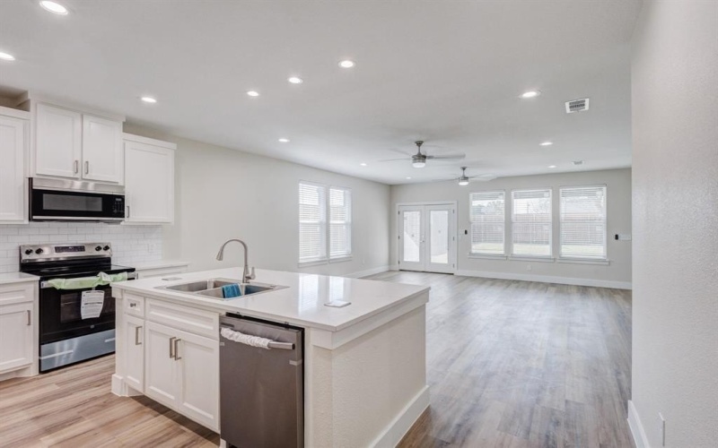 1625 Avenue D, Grand Prairie, TX 75051, 4 Bedrooms Bedrooms, ,2 BathroomsBathrooms,Residential,For Sale,1625 Avenue D,0,21210732