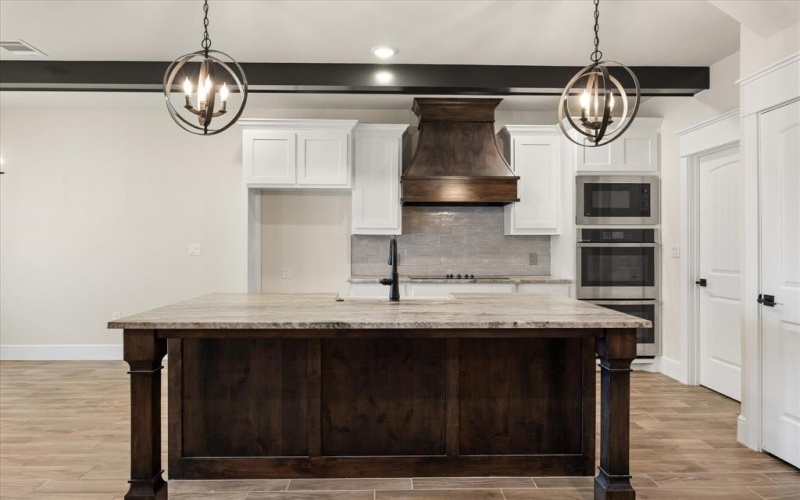 178 Valley View Street, Glen Rose, TX 76043, 5 Bedrooms Bedrooms, ,3 BathroomsBathrooms,Residential,For Sale,178 Valley View Street,0,21211039