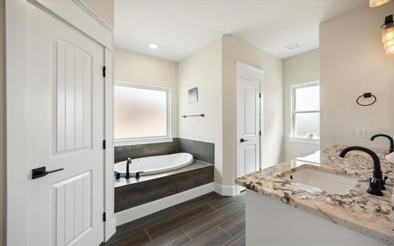 178 Valley View Street, Glen Rose, TX 76043, 5 Bedrooms Bedrooms, ,3 BathroomsBathrooms,Residential,For Sale,178 Valley View Street,0,21211039