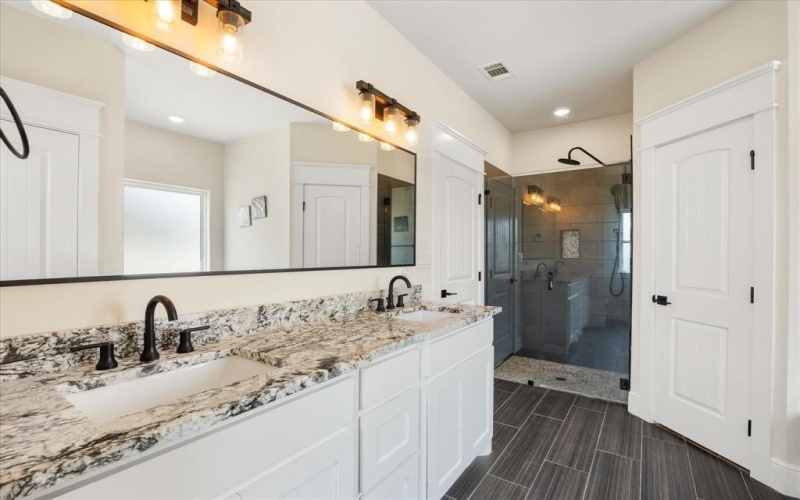 178 Valley View Street, Glen Rose, TX 76043, 5 Bedrooms Bedrooms, ,3 BathroomsBathrooms,Residential,For Sale,178 Valley View Street,0,21211039