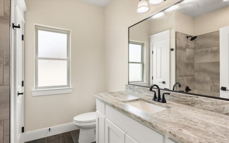 178 Valley View Street, Glen Rose, TX 76043, 5 Bedrooms Bedrooms, ,3 BathroomsBathrooms,Residential,For Sale,178 Valley View Street,0,21211039