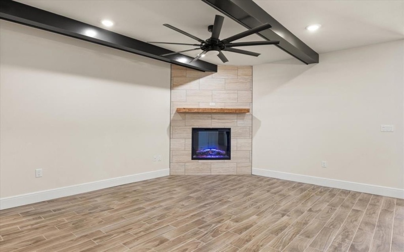 178 Valley View Street, Glen Rose, TX 76043, 5 Bedrooms Bedrooms, ,3 BathroomsBathrooms,Residential,For Sale,178 Valley View Street,0,21211039