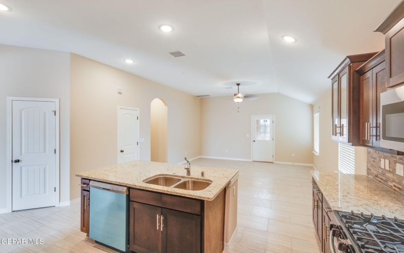 500 Caddo Lane, Clint, TX 79836, 4 Bedrooms Bedrooms, ,2 BathroomsBathrooms,Residential,For Sale,500 Caddo Lane,0,940467