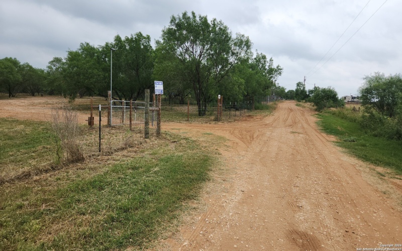 1848 County Road 2557 UNIT #4, Moore, TX 78057, ,Residential,En Venta,1848 County Road 2557 UNIT #4,0,1949776