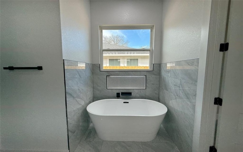 3322 Springview Avenue, Dallas, TX 75216, 4 Bedrooms Bedrooms, ,3 BathroomsBathrooms,Residential,For Sale,3322 Springview Avenue,0,21203994