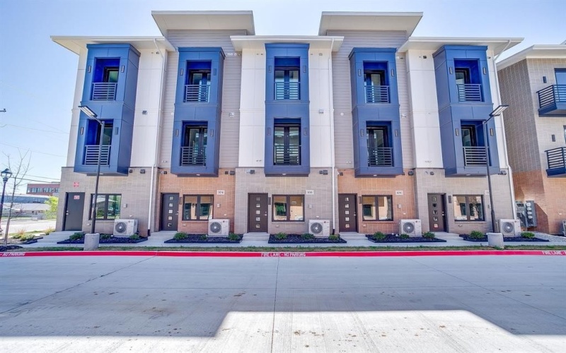 111 Merritt Street #102, Fort Worth, TX 76114, 1 Bedroom Bedrooms, ,1 BathroomBathrooms,Residential,For Sale,111 Merritt Street,0,21211307