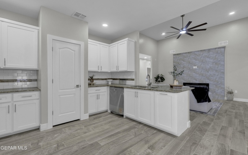 605 San Carlos Court, Fabens, TX 79838, 4 Bedrooms Bedrooms, ,2 BathroomsBathrooms,Residential,For Sale,605 San Carlos Court,0,940570