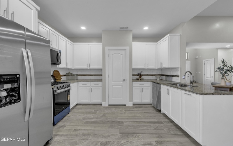 605 San Carlos Court, Fabens, TX 79838, 4 Bedrooms Bedrooms, ,2 BathroomsBathrooms,Residential,For Sale,605 San Carlos Court,0,940570