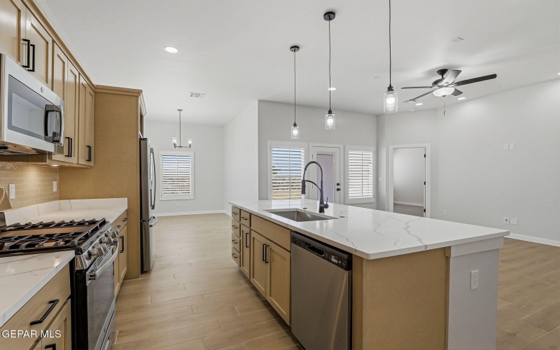 15048 RESOLVE Drive, El Paso, TX 79938, 3 Habitaciones Habitaciones , ,2 BañosBaños,Residential,En Venta,15048 RESOLVE Drive,0,940584