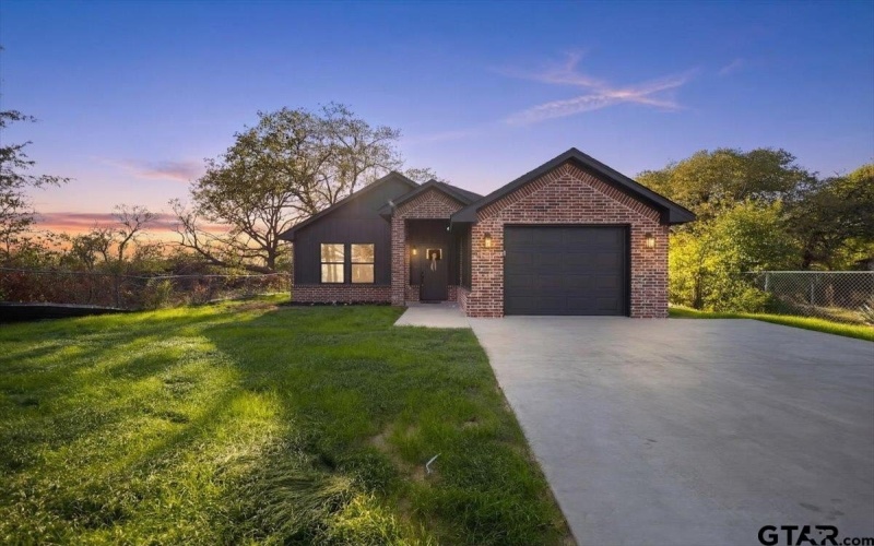 919 Duckenfield Ave, Tyler, TX 75701, 3 Bedrooms Bedrooms, ,2 BathroomsBathrooms,Residential,For Sale,919 Duckenfield Ave,0,26003857