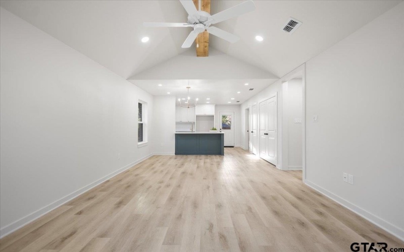 919 Duckenfield Ave, Tyler, TX 75701, 3 Bedrooms Bedrooms, ,2 BathroomsBathrooms,Residential,For Sale,919 Duckenfield Ave,0,26003857