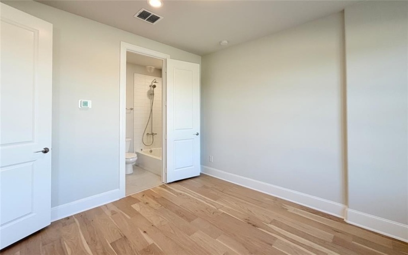 5448 Tomlinson Drive, Irving, TX 75039, 3 Habitaciones Habitaciones , ,3 BañosBaños,Residential,En Venta,5448 Tomlinson Drive,0,21211811