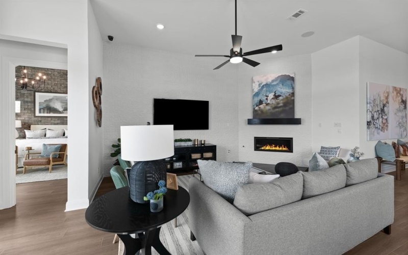 611 Long Trail, Mansfield, TX 76063, 4 Bedrooms Bedrooms, ,3 BathroomsBathrooms,Residential,For Sale,611 Long Trail,0,21211962