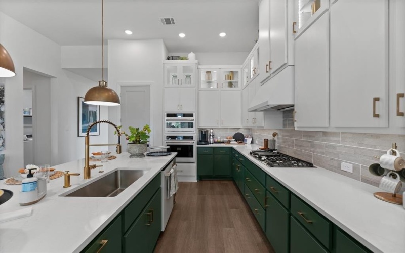 611 Long Trail, Mansfield, TX 76063, 4 Bedrooms Bedrooms, ,3 BathroomsBathrooms,Residential,For Sale,611 Long Trail,0,21211962