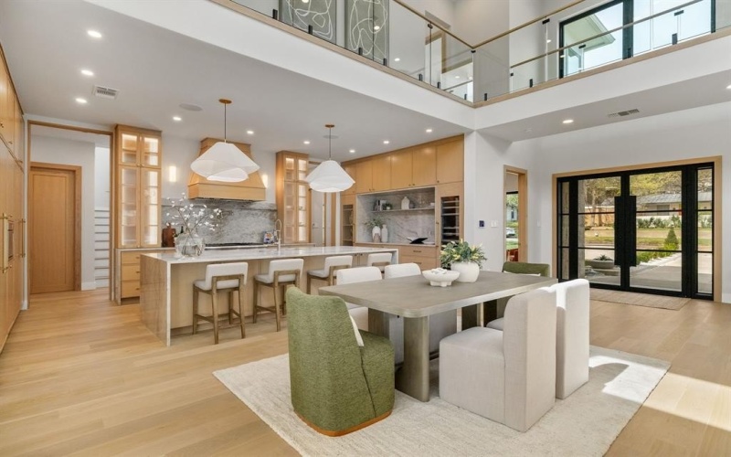 8222 San Leandro Drive, Dallas, TX 75218, 5 Habitaciones Habitaciones , ,6 BañosBaños,Residential,En Venta,8222 San Leandro Drive,0,21212005